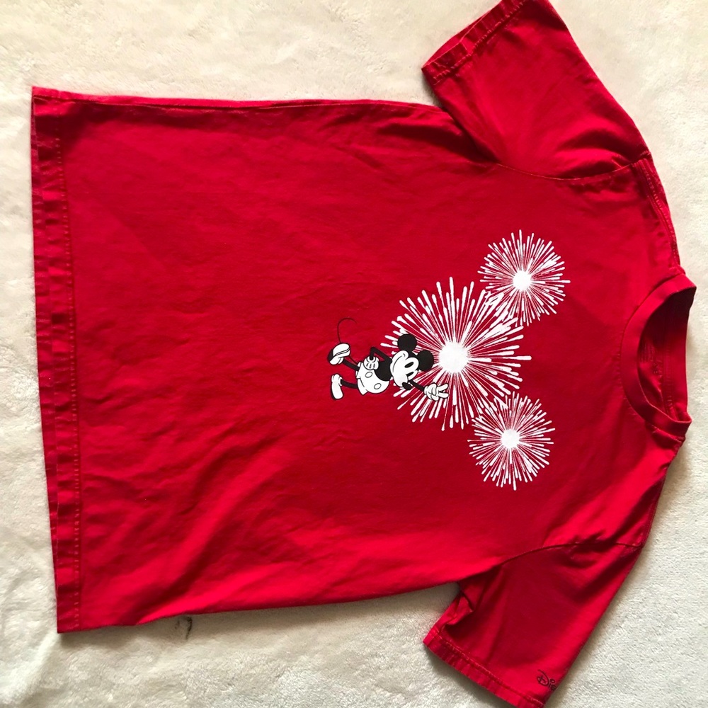 American Eagle tee crossover with Disney. Size M.